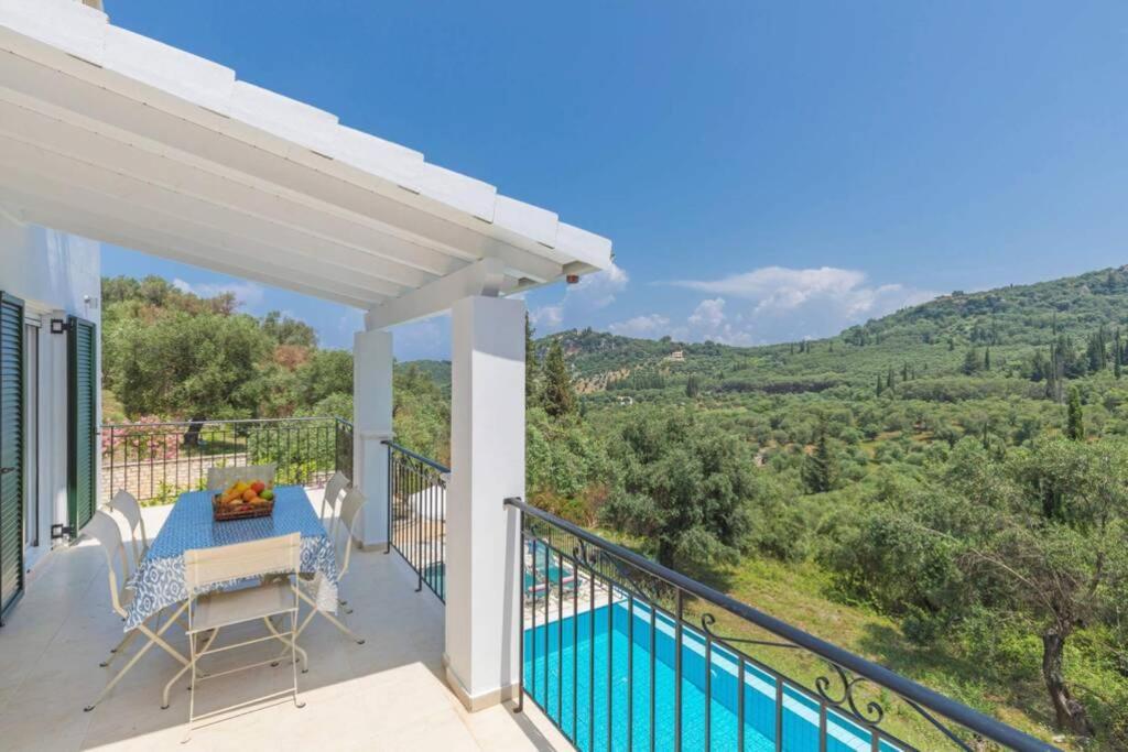 Eleonas Villa Strongyli (Thinali)